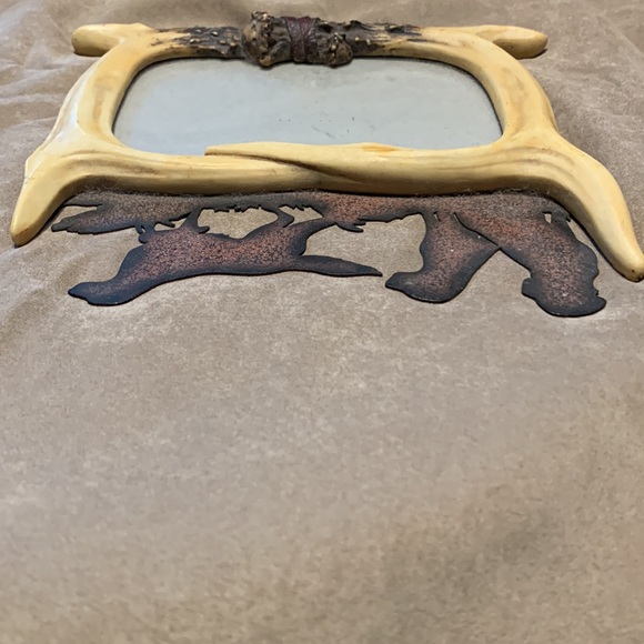 RUSTIC ANTLER HUNTING DOG PICTURE FRAME - Picture 12 of 15